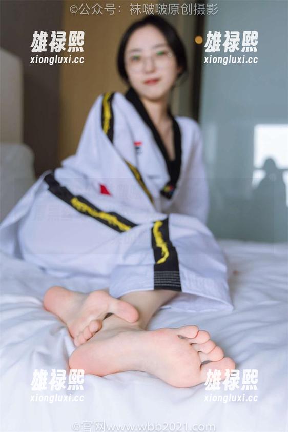 BoBoSocks袜啵啵 - 小甜豆写真集精选，厚黑丝勾勒出不一样的味道，冷酷与温柔的碰撞。