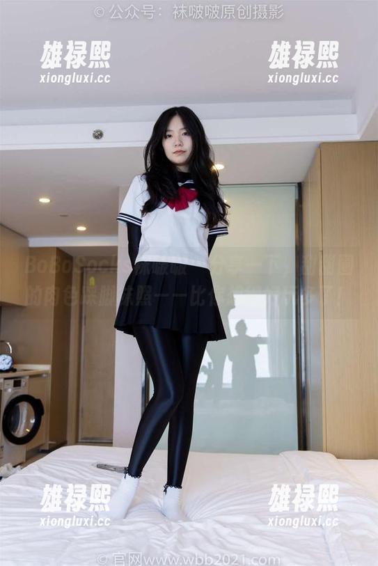 BoBoSocks袜啵啵 - 分享一下，甜甜圈的肉色踩脚袜照——比你想得好玩多了！