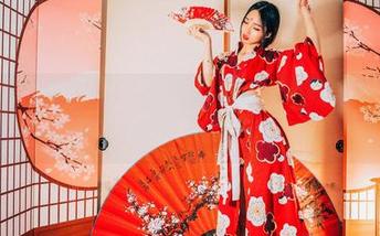 GIRLT果团网 - 无圣光里的真实，莫雅淇的套装让一切显得格外突出