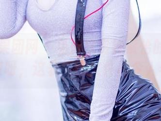 GIRLT果团网 - 免费欣赏钟紫怡的秘书套图，哎呀，这表情比文件还令人着迷！