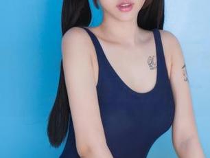 图片盛放：果团网私拍，美人起床后的那一刻撩人电力全开。