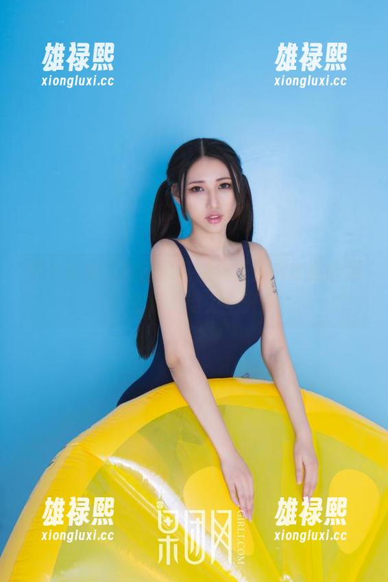 图片盛放：果团网私拍，美人起床后的那一刻撩人电力全开。