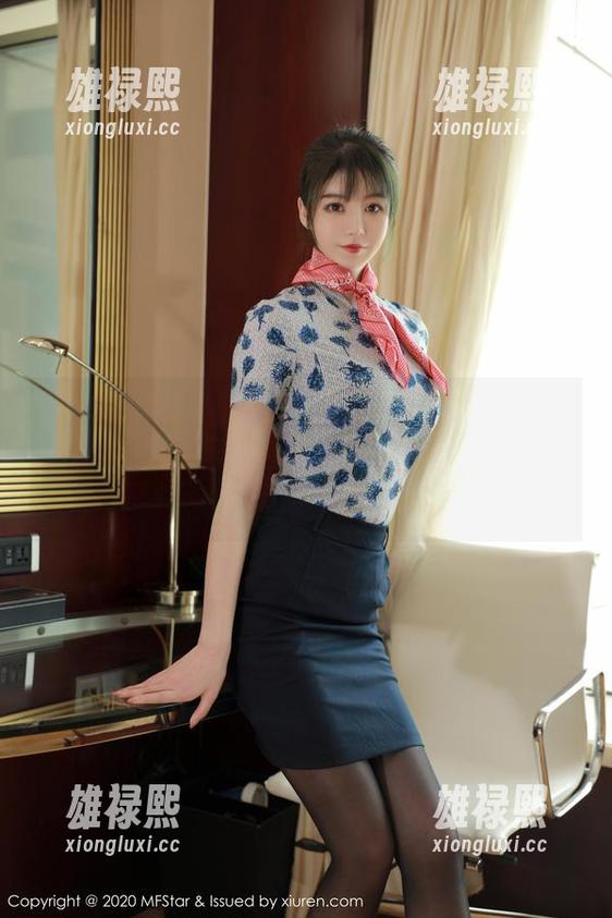 MFStar模范学院 - 图片更新！草莓兔兔透露校服的正确打开方式，不想好好舔屏太难了。