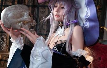 Machi马吉的御姐写真集，在这里你会发现：原来她的眼神也能暗藏coding意义。