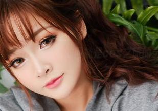 MiMi Chan说,她的网袜是cos之旅的灵魂。