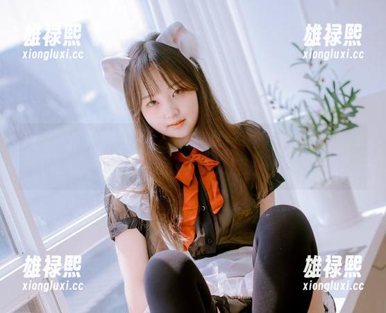 别再犹豫了，Sia(시아)的新更新下的‘Paranhosu’cos又美又叛逆