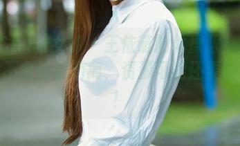 TuiGirl推女郎 - 王依萌的体操服：这个图片不会让你游离，资源可能还要收费喔！