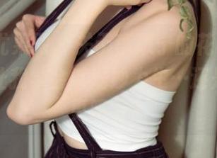 UGirls尤果网 - 关于李思宁的花嫁写真，是否能让我学会以婚纱为生…还是说曲线更吸引？