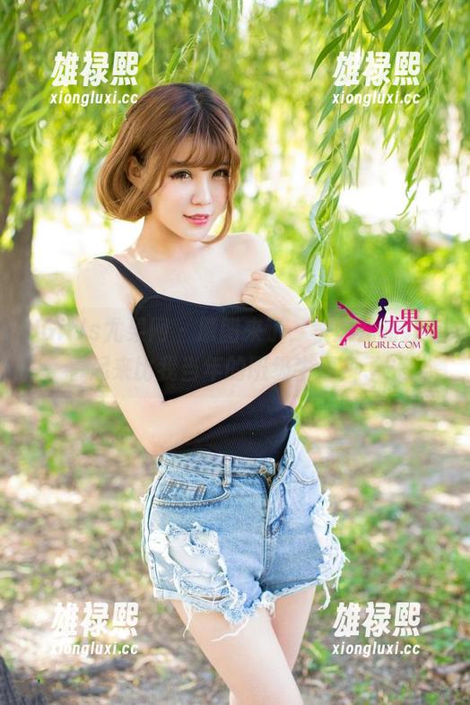 UGirls尤果网 - 原图来了，李颜儿的教室看起来比我当年的班级牛逼多了？
