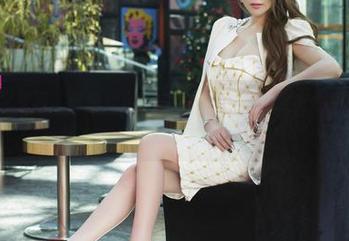 UGirls尤果网 - 谭晓彤用黑白讲述，来看这全套图包中的小故事吧！