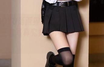 XIAOYU语画界 - 图片中的允儿Claire，第三套写真究竟能不能撑得起她的名号？