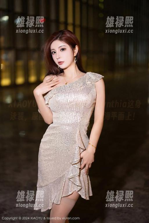 XIAOYU语画界 - 看杨紫嫣Cynthia这身泳装，原图直接把自信拉到了海平面上！