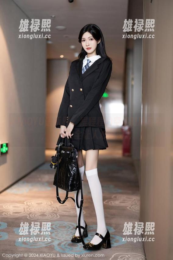 XIAOYU语画界 - 程程程的空姐制服写真，飞行安全让人心潮澎湃