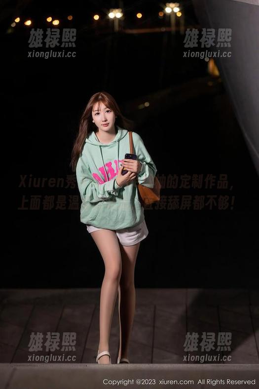 Xiuren秀人网-Zoe柚柚 Xiuren秀人网 - Zoe柚柚的定制作品,上面都是温柔的味道,直接舔屏都不够!