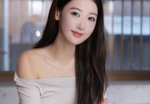Xiuren秀人网 - 全套土肥圆Carol，图片里的女孩或许是你心中的另一种选择，也许我还未找到真正的欣赏角度。