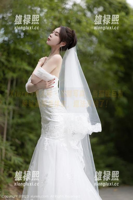Xiuren秀人网 - 定制写真：当猫咪巨臀妹妹遇到连体衣，魔法开始了！