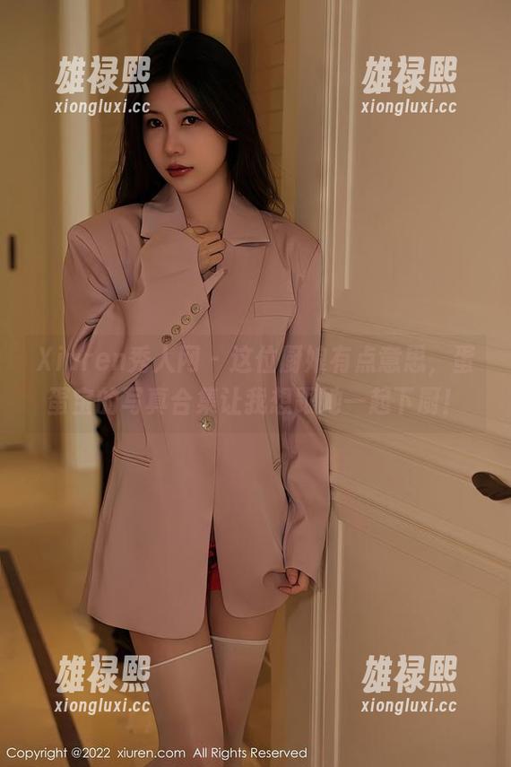 Xiuren秀人网 - 这位厨娘有点意思，蛋蛋宝的写真合集让我想跟她一起下厨！