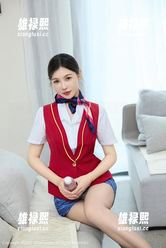 Xiuren秀人网-阿乖Kiddo Xiuren秀人网 - 无意中点开阿乖Kiddo的泳池定制作品,凌冽的水波里藏着多少夏日的情愫,真让人感慨有些奇妙。