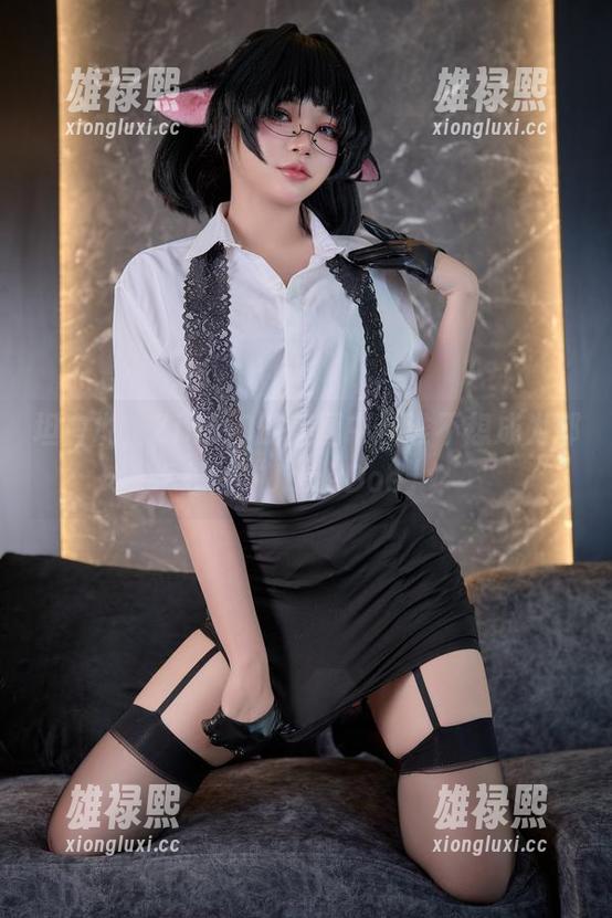 坦白说，ZinieQ的美图中，谁不想成为那卓越的“JaneDoe”？