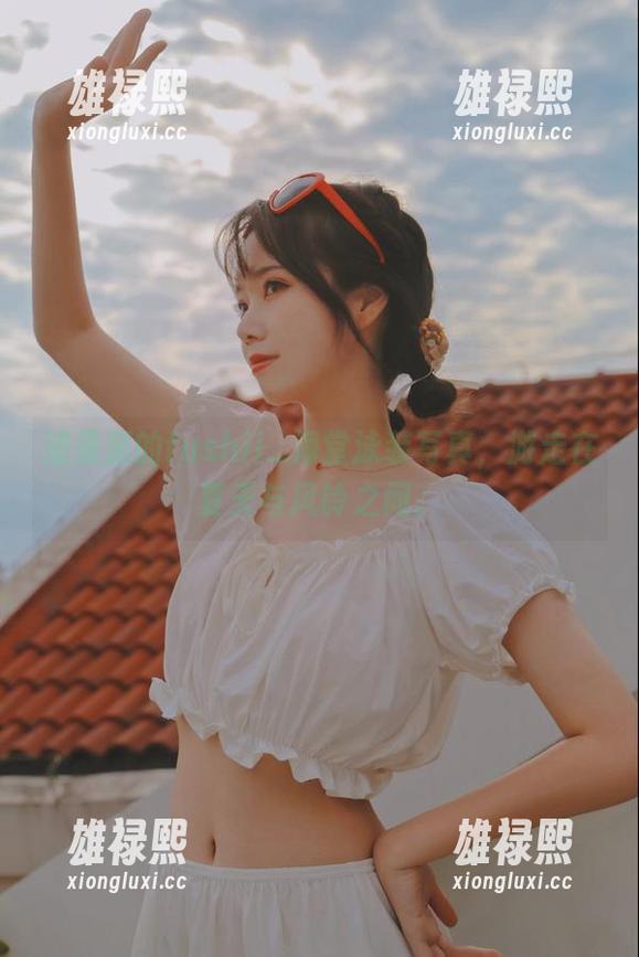 浪漫派的fushii_海堂泳装写真，游走在夏天与风铃之间。