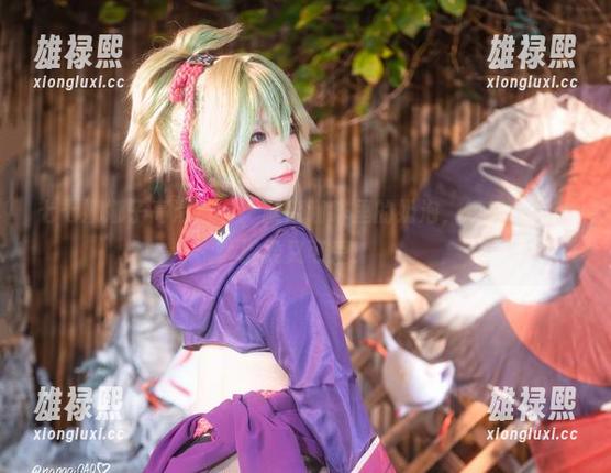 七七娜娜子高清日常：就像咖啡里的奶泡，轻轻一拂，温柔又可爱！