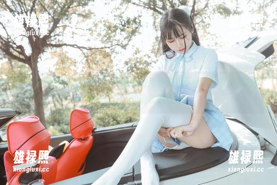 不呆猫 每一张都宛如春日微风,不呆猫的免费资源不止连衣裙,还有那种难以言表的淡淡温柔感。
