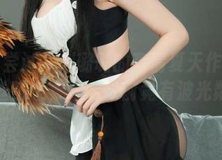 丽柜 - 尝试从刘璐璐的高清夏天作品里捕捉一丝凉意，哦，眼前竟有波光粼粼！