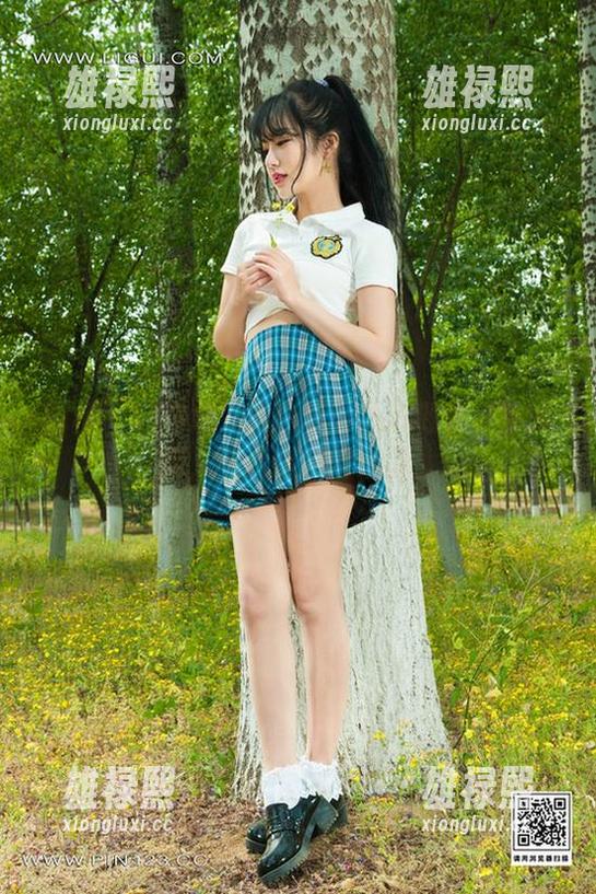 丽柜 - 让你意外的白丝：心心倾情高清传播，图片精彩需细品。