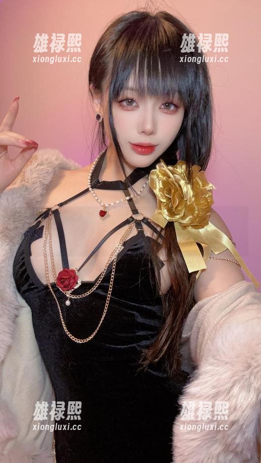 九言的游泳装备，最新沈妙泳装原图，合影时别让我穿搭出圈啊！