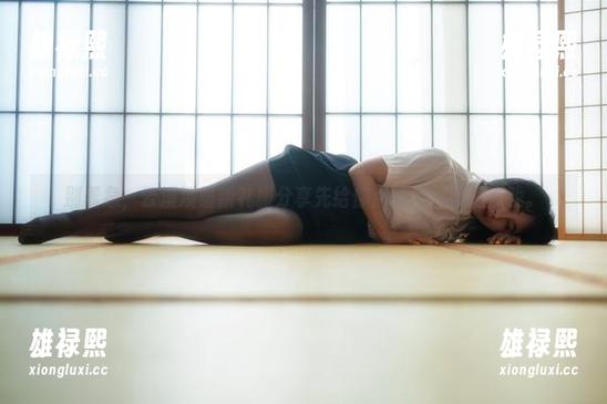 别着急，云溪溪最新礼服分享先给你点眼福，再加点戏。