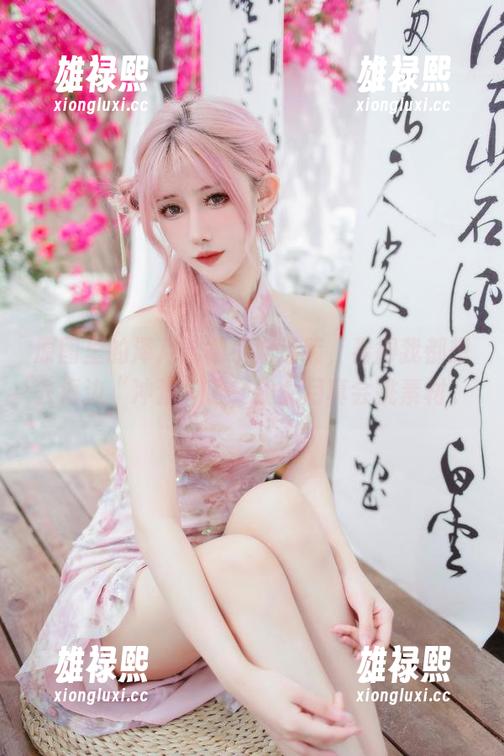 原图里的泽月希娜小姐泳装，看得我都想去海边“冲浪”了，仙女月真会挑素材。