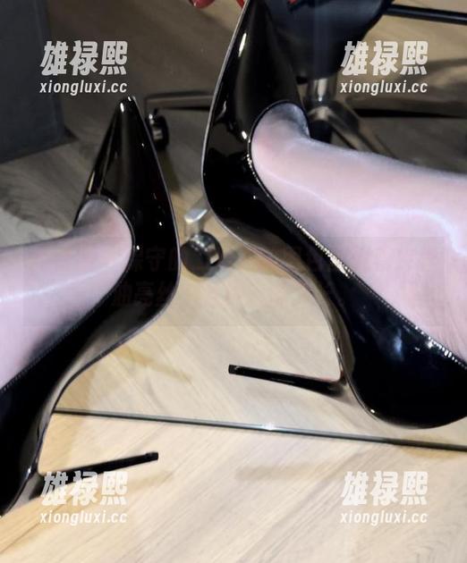 微密圈 - 保守的二舅妈的图包里藏着库里油亮丝，各种意味深长。