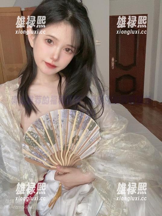 真心推荐的福利图包，倦倦喵的眼镜时刻萌到不行！