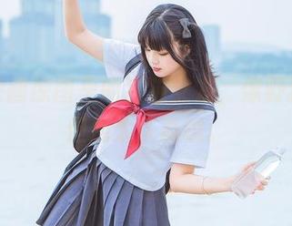 兔玩映画原图里的猫猫女友，像野猫嘛？但别太认真哦。