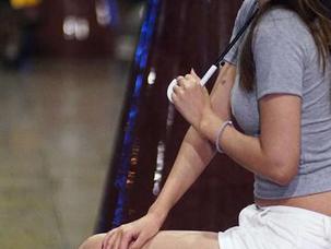 初夏女神 - 依依换装秀：水手服套图中，她是不是背着航海图啊？