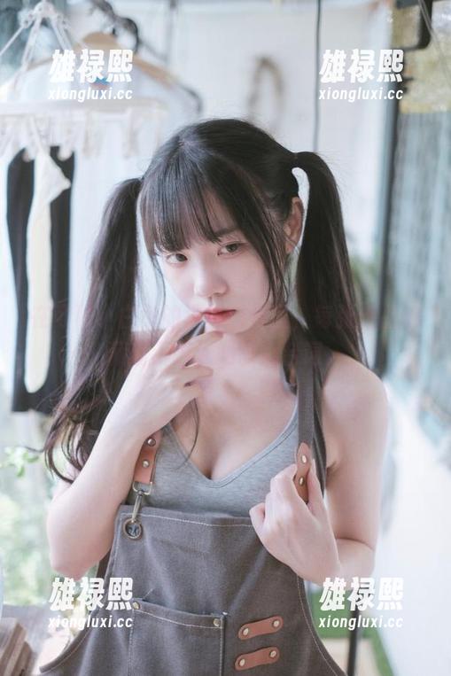 在可可小白兔的夏日图包里，每张作品都藏着不为人知的潜台词。