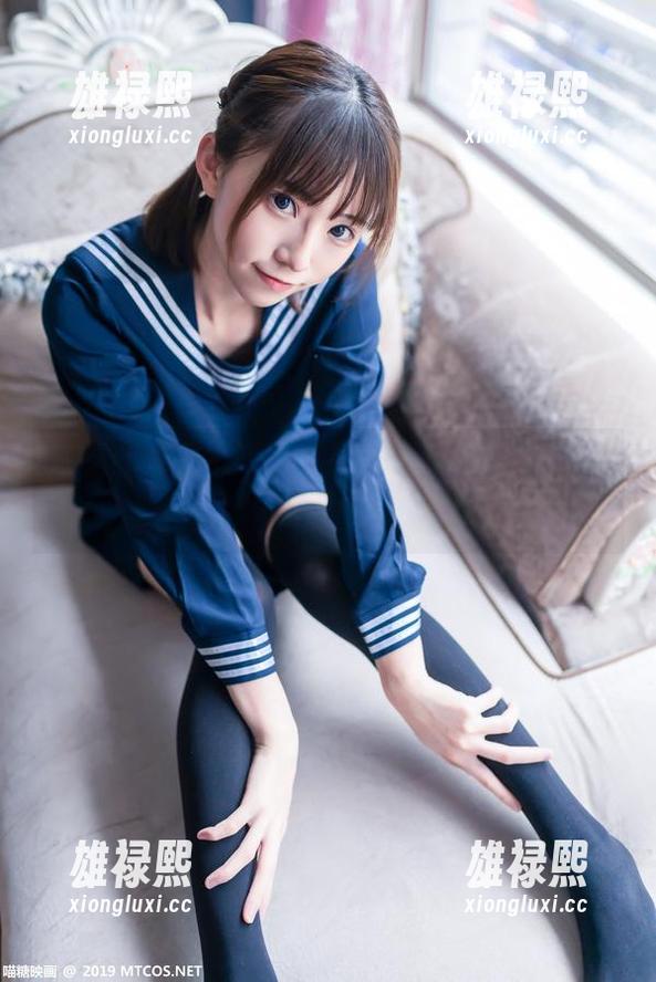 高清合集看过来！喵糖映画的画室少女，制服带来的随性风情