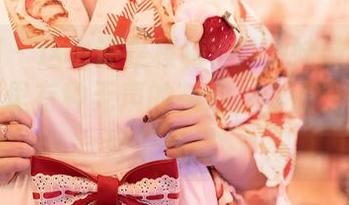 嗲囡囡 - 这也许是模特YOYO妹妹的力量，原图里有种无声的叛逆，作品充满了年轻的气息。