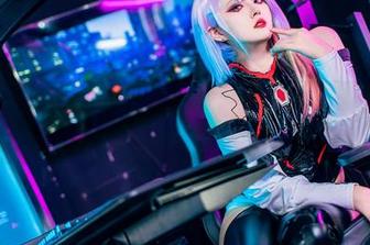 不只是一身白大褂，夏夏子独创玛奇玛护士写真更新，没事瞧瞧！