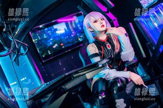 不只是一身白大褂，夏夏子独创玛奇玛护士写真更新，没事瞧瞧！