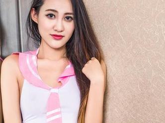 头条女神 - 美图在线，玄子用烈焰红唇把这季的色气扔到天边