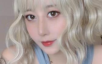 发现奈汐酱Nice的作品里，美足是个特别惊艳的存在，年年岁岁这一如既往