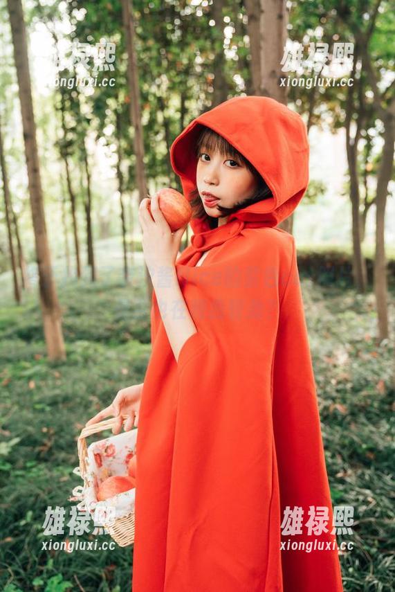 奈汐酱Nice 终于找到了奈汐酱Nice的紫色cos照片,是否也在和我较劲?