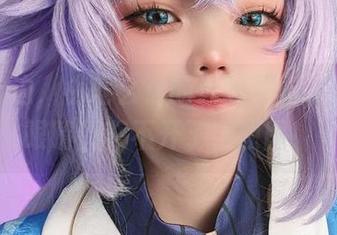 游泳池边，小瑶幺幺的泳装写真，看得我眼睛都移不开了，原图！