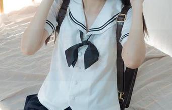 全套了，少女秩序的白丝蓝裙，馋得我也想试试这种搭配！
