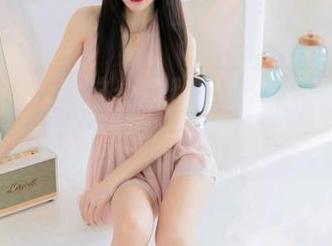 尤蜜荟 - 下载这个黄歆苑的体操服全集，期待她在体操场上的不同“运动”