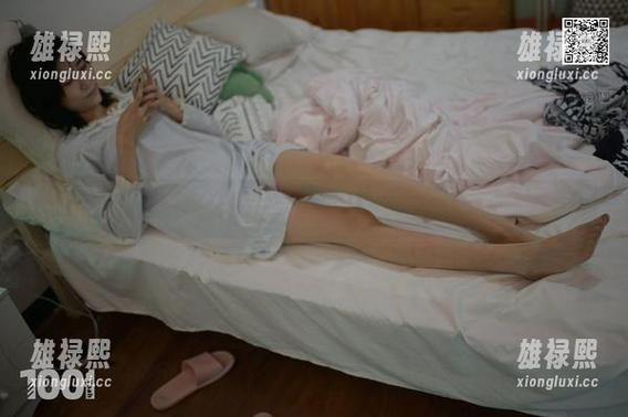 异思趣向 - 七七的写真合集：刚好遇见你，果然叫我心乱如麻