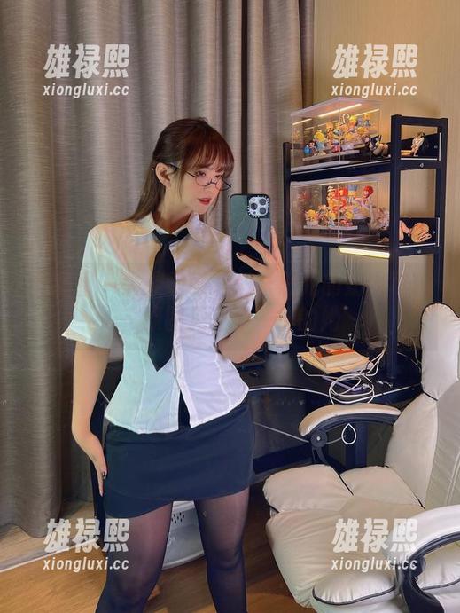 张思允 微密圈 - 失控的可爱:张思允的奶牛写真,原图见证不一样的她