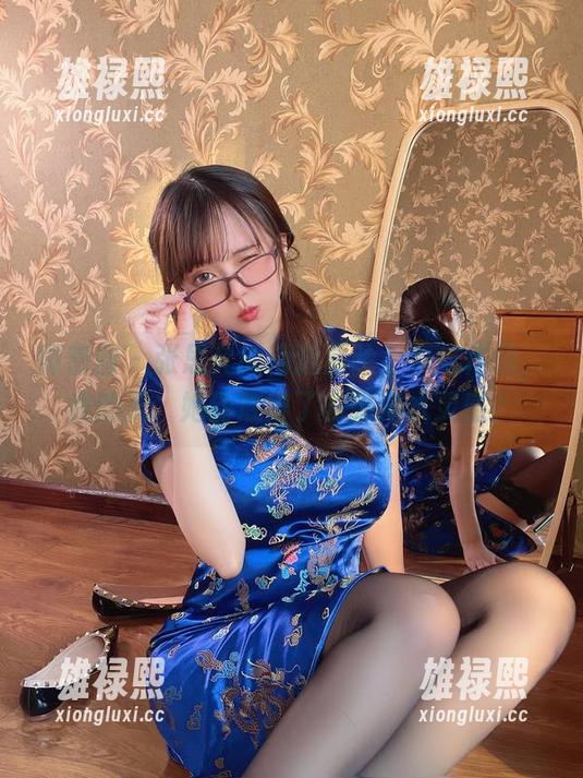 微密圈 - 张思允的海边冒险，瞧这作品，我的天，她到底得了多少海水灵感？
