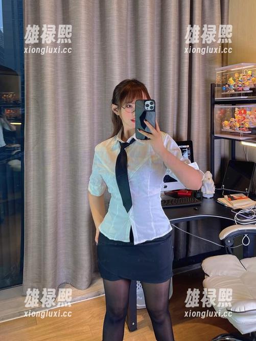 微密圈 - 紧急召唤！张思允的连衣裙分享，让我忍不住多看几遍。